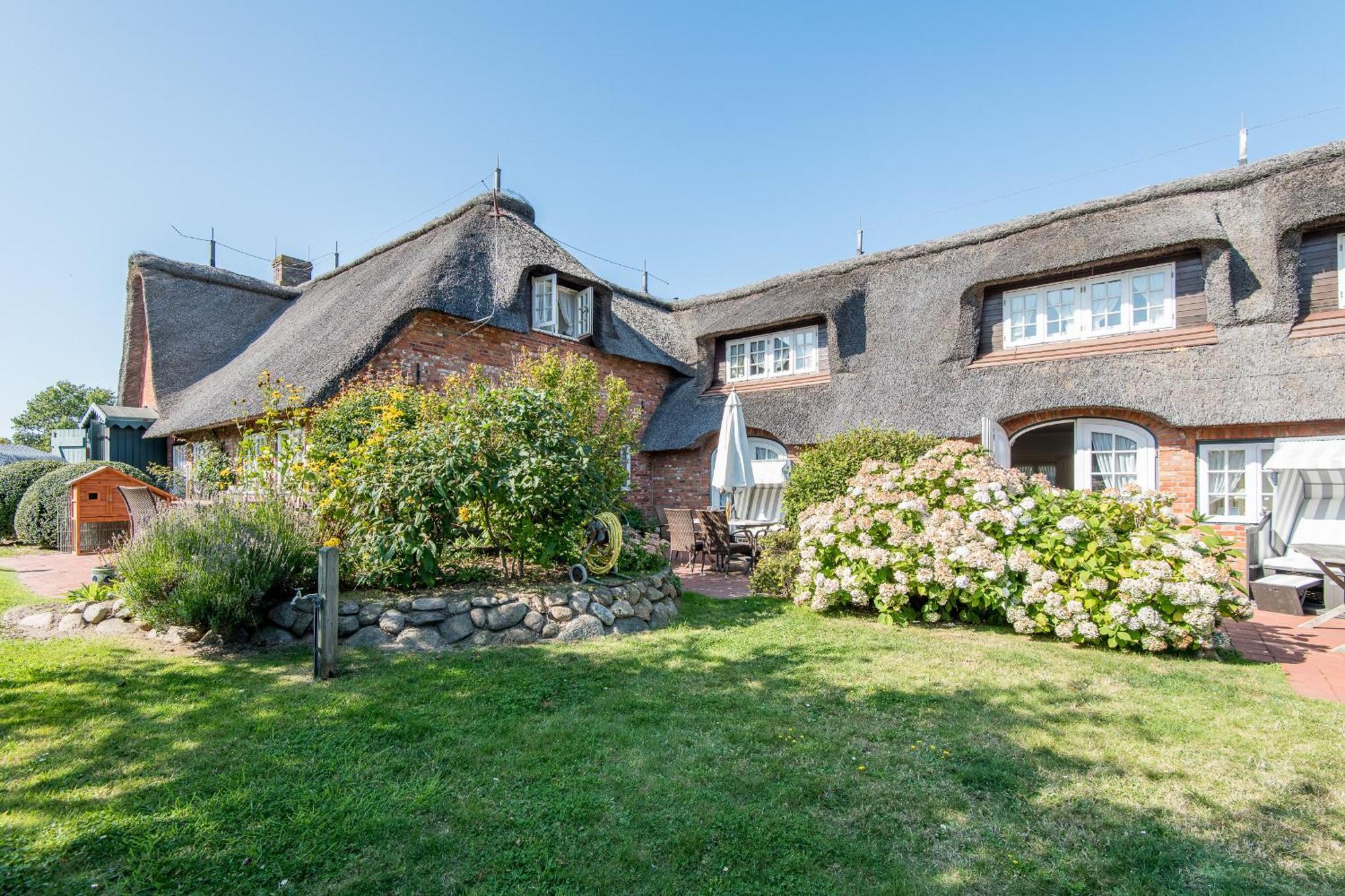 Holiday home Friesenhaus Kaeptn Hahn Hausteil 05