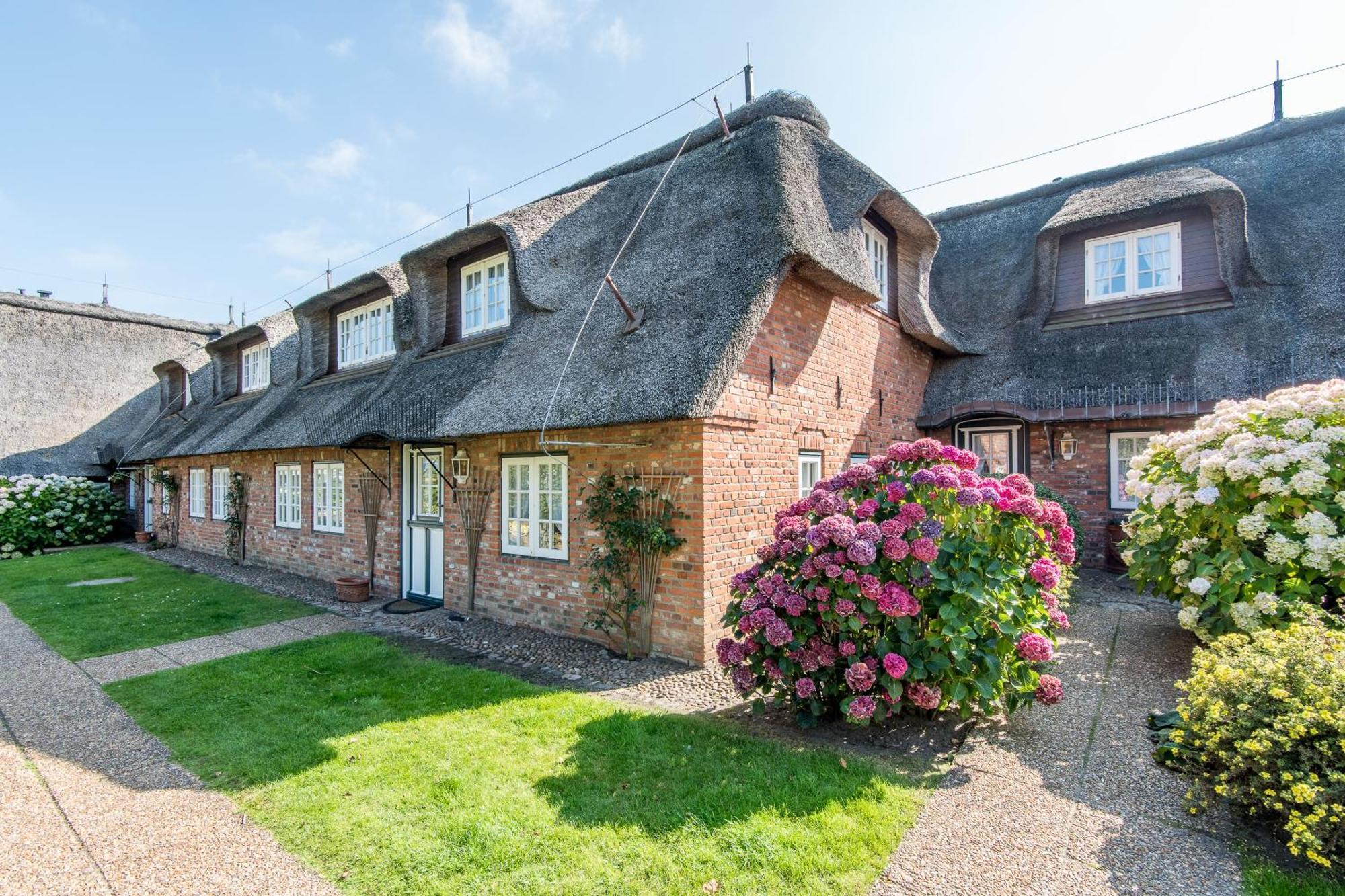 Holiday home Friesenhaus Kaeptn Hahn Hausteil 05 Westerland